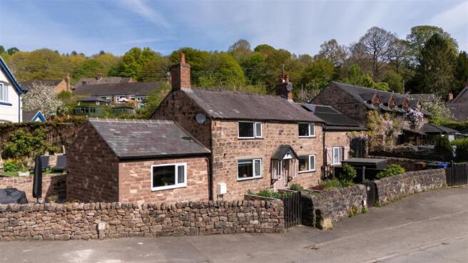 4 bed property, in Churnet View Road, £399,950
