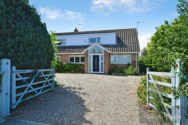3 bed property, in High Street, £370,000