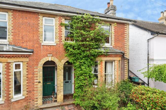 3 bed property, in Vale Road, £525,000