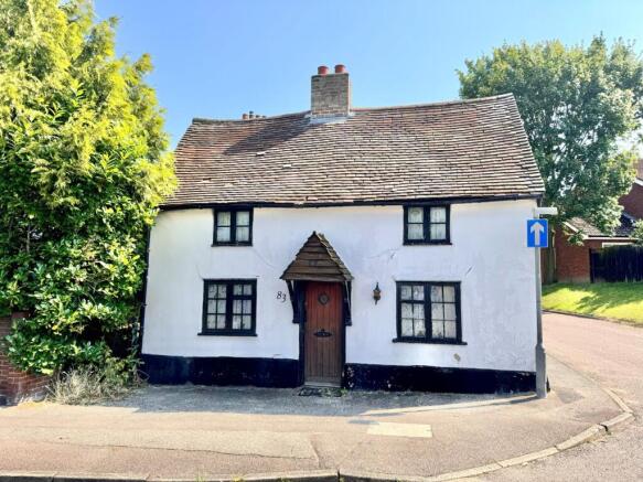 2 bed property, in High Street, £400,000
