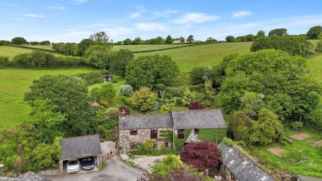 4 bed property, in St. Neot, £625,000