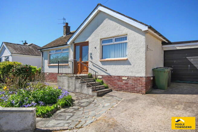 2 bed property, in Mount Barnard View, £270,000