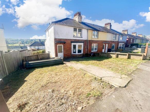 3 bed property, in Hamilton Road, £125,000