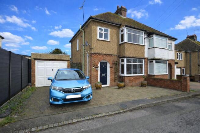 3 bed property, in Markham Road, £385,000
