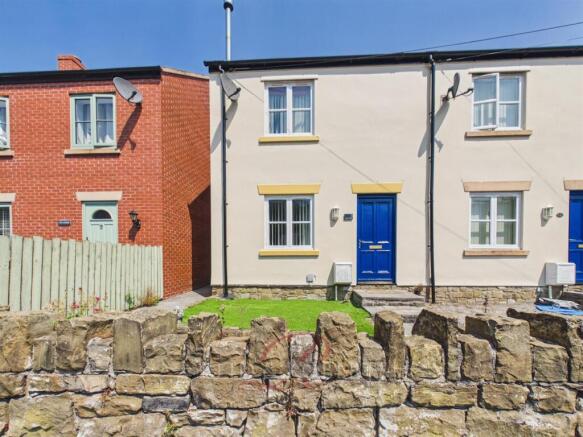 3 bed property, in Main Road, £160,000