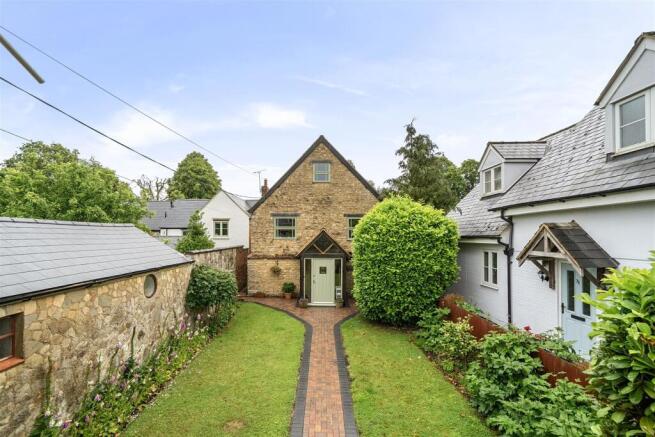 4 bed property, in High Street, £675,000