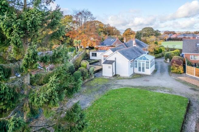 3 bed property, in Rhos Avenue, £340,000
