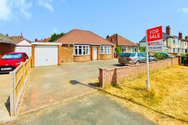 2 bed property, in Humberstone Lane, £269,950