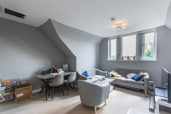 2 bed property, in Pelham House, £120,000