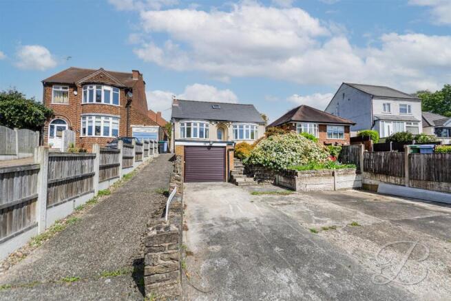 2 bed property, in Southwell Road West, £250,000