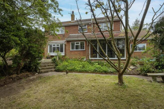 2 bed property, in Coastguard Lane, £315,000