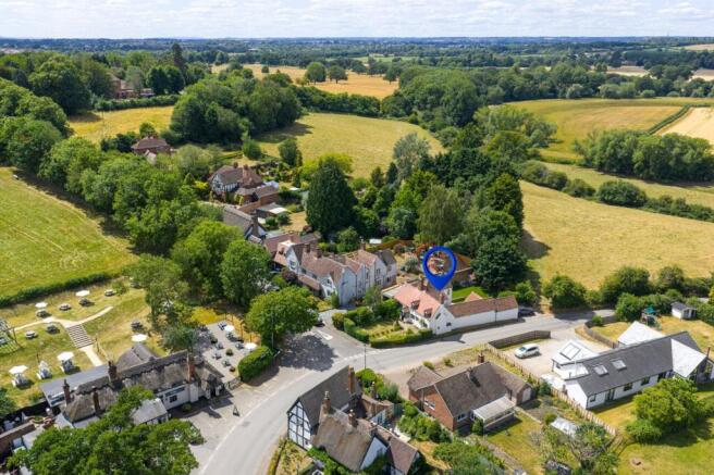 3 bed property, in School Hill, £795,000