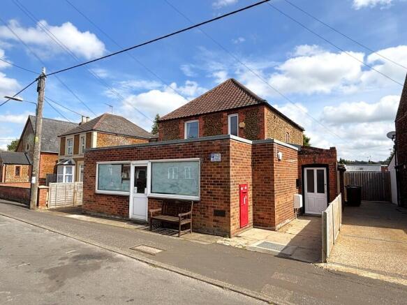 3 bed property, in Dersingham, £450,000