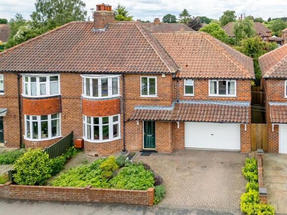 5 bed property, in Temple Road, £650,000