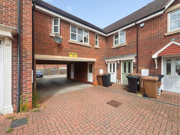 1 bed property, in Spire Close, £115,000