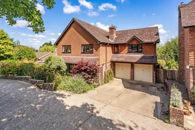 5 bed property, in The Leas, £735,000