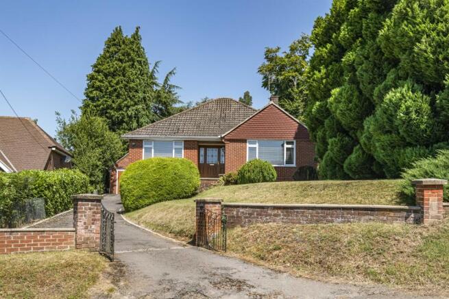 3 bed property, in Gravel Hill, £665,000
