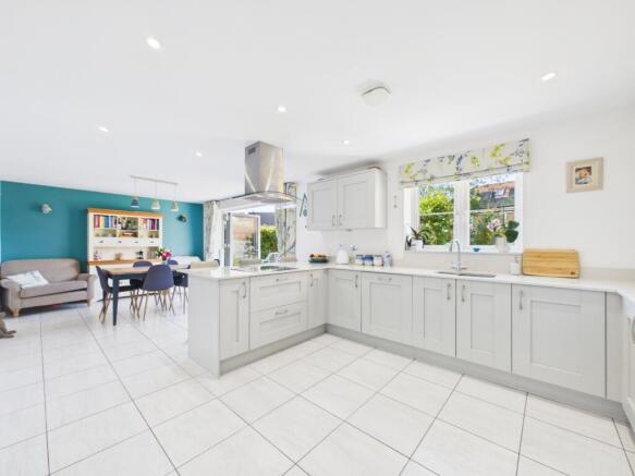 4 bed property, in Centenary Fields, £700,000