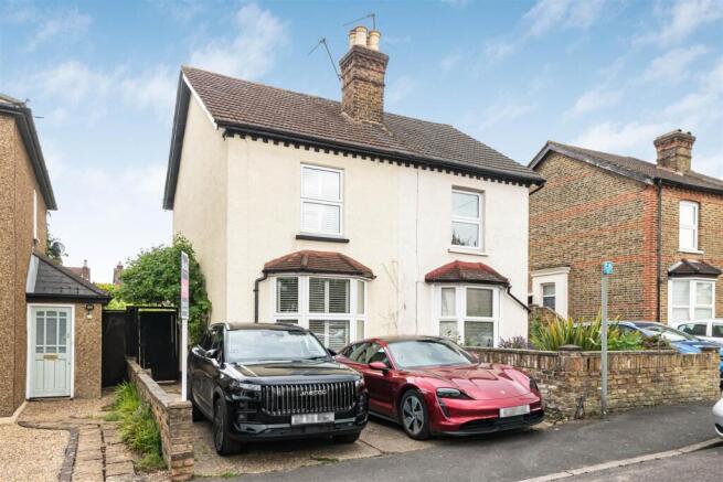 3 bed property, in Sutton Grove, £575,000