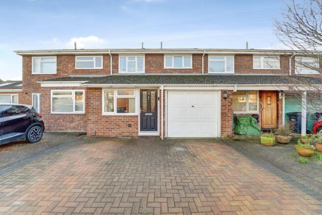 3 bed property, in Windsor Close, £350,000