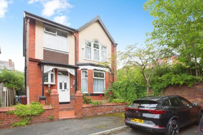 4 bed property, in Whitethorn Avenue, £515,000