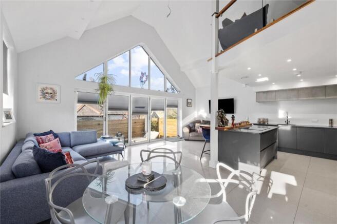 4 bed property, in Weymouth, £685,000