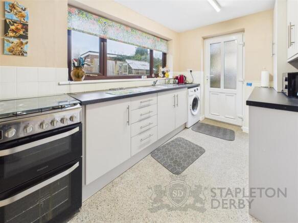 3 bed property, in Junction Road, £255,000