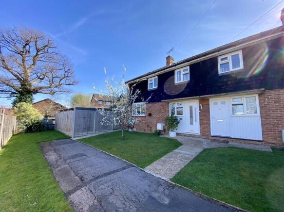 3 bed property, in Great Goodwin Drive, £595,000