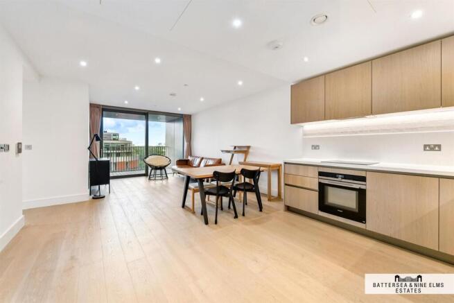 1 bed property, in Bowden House, £750,000