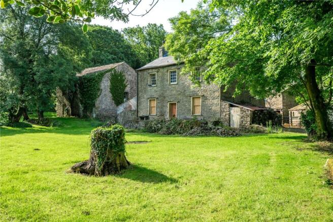 4 bed property, in Brookhouse Road, £500,000