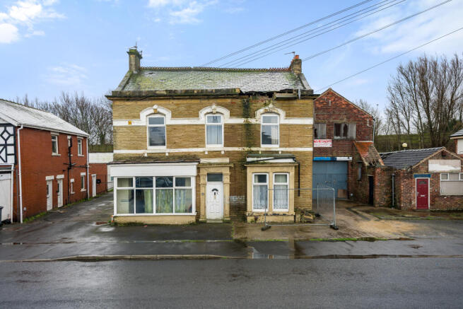 4 bed property, in 142-144 Watson Road, £30,000