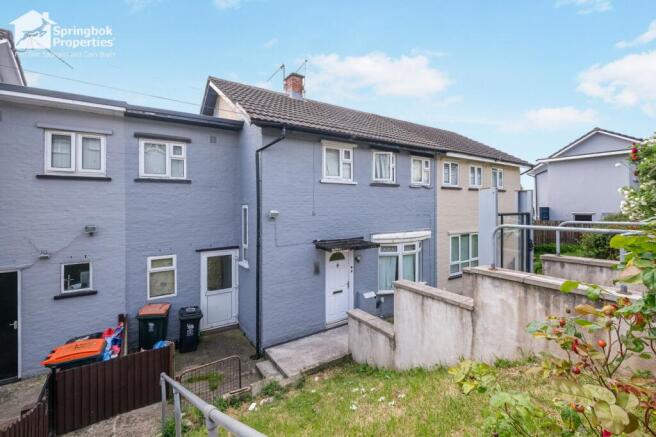 3 bed property, in Walford Davies Drive, £170,000