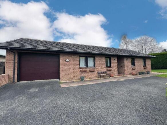 3 bed property, in Greenacres, £290,000