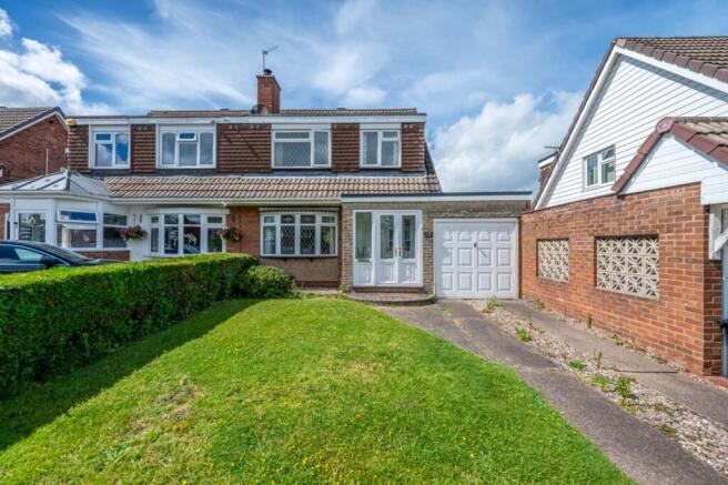 3 bed property, in Withywood Close, £240,000