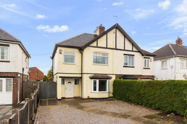 3 bed property, in Burringham Road, £135,000