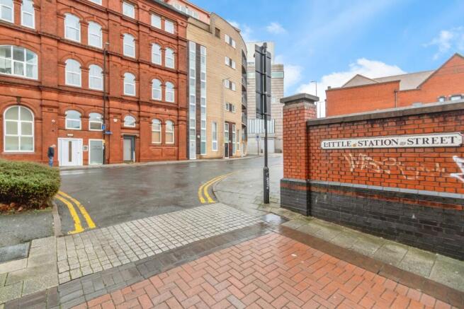 1 bed property, in Gallery Square, £65,000