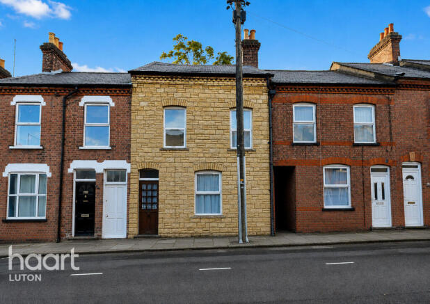 5 bed property, in Cowper Street, £300,000