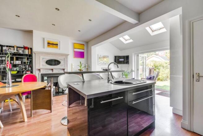 4 bed property, in Kingsway, £1,150,000