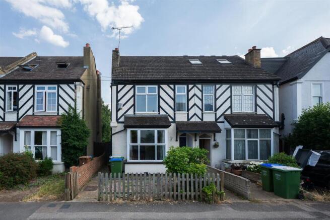 3 bed property, in Salisbury Road, £560,000