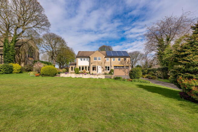 5 bed property, in Denby Lane, £895,000