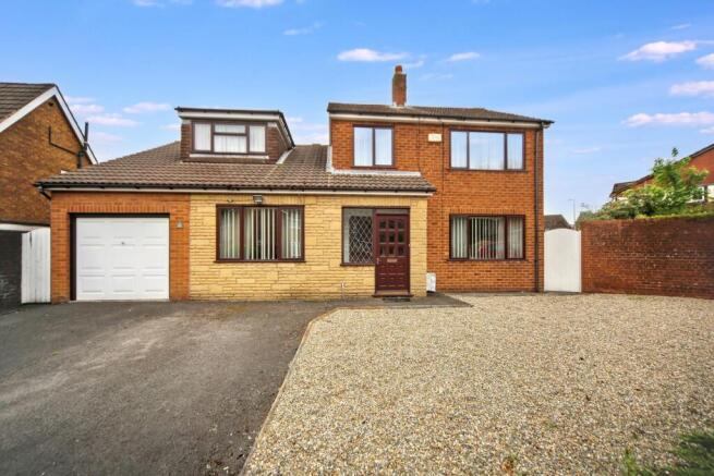 4 bed property, in Freshfield Road, £280,000