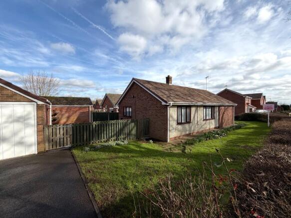 2 bed property, in Meadow View, £225,000