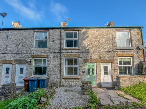 2 bed property, in Small Knowle End, £150,000