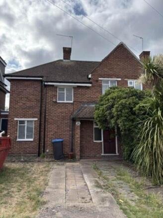 3 bed property, in Blackmoor Road, £550,000