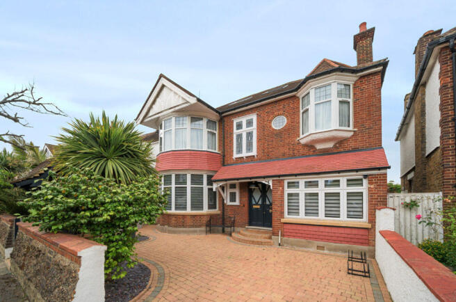 5 bed property, in Kingsbridge Avenue, £1,749,950