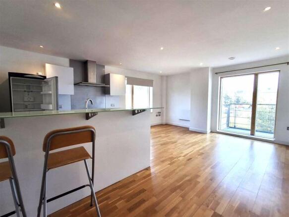 2 bed property, in St Ann's Quay, £115,000