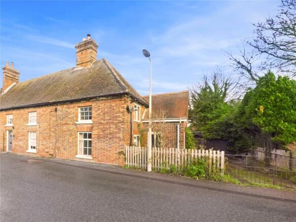 3 bed property, in Front Street, £200,000