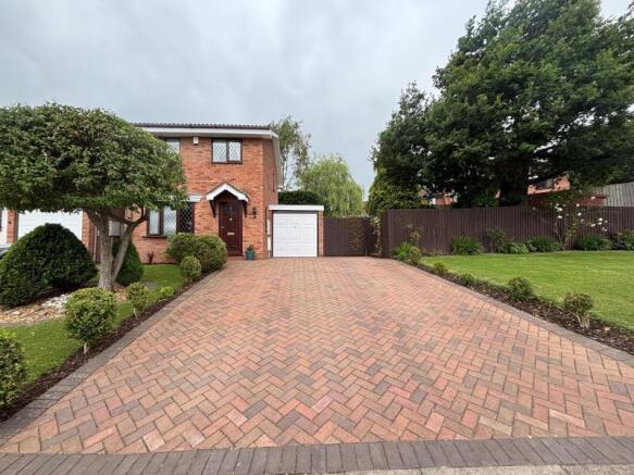 3 bed property, in Chetwynd Close, £259,500