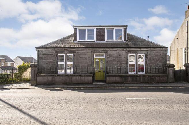 4 bed property, in 33 Dunfermline Road, £320,000