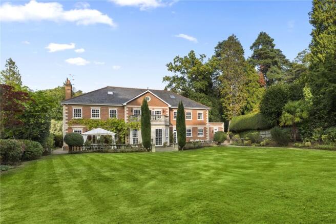 8 bed property, in Ascot, £3,000,000
